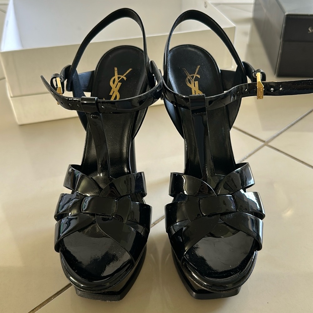 Like New YSL Tribute Sandal Patent Leather size 37